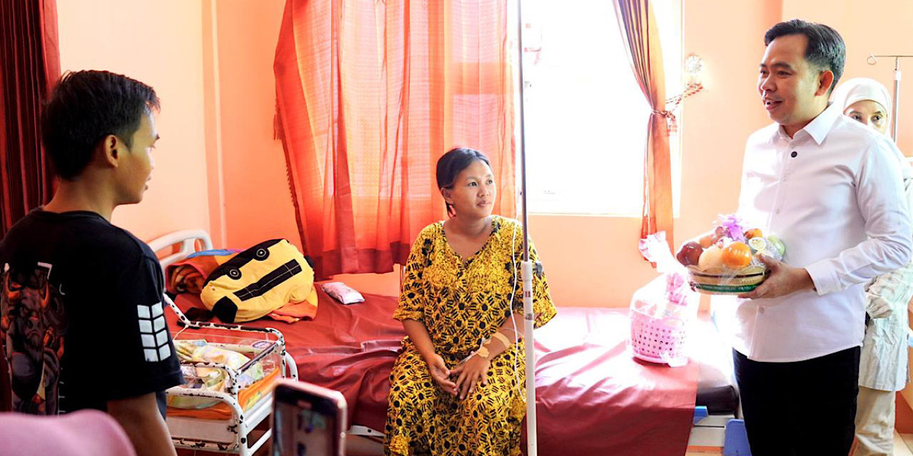 Gus Fawait saat mengunjungi Puskesmas Rambipuji. (Foto: Diskominfo Jember/jatimnow.com)