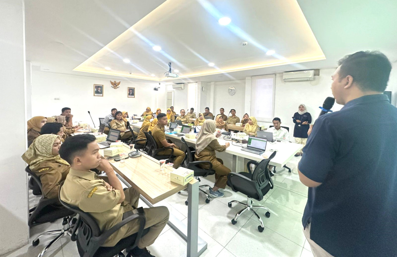 BPJS Ketenagakerjaan Kantor Cabang Surabaya Karimunjawa lakukan koordinasi dengan Kader Surabaya Hebat (KSH). (Foto: Ali Masduki/jatimnow.com)