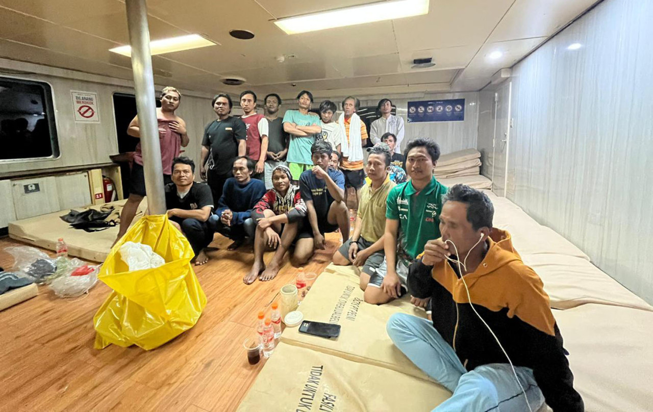 KM Egon milik PELNI selamatkan 18 kru kapal swasta yang tenggelam di Laut Jawa. (Foto/Dok Pelni)