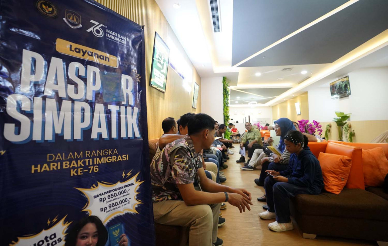 Paspor Simpatik Jadi Solusi, 284 Warga Urus Dokumen di Imigrasi Surabaya