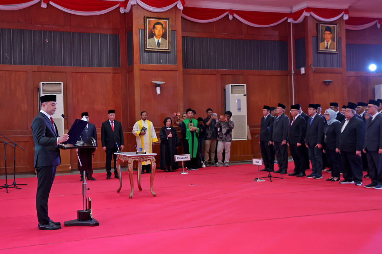Wali Kota Eri Cahyadi melantik 69 pejabat hasil rotasi di jajaran Pemkot Surabaya (foto: Humas Pemkot Surabaya for jatimnow.com)