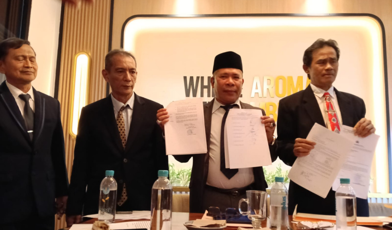 Konflik pengelolaan RS Pura Raharja memanas. CEO Dr. Muh Ishaq lapor balik ke Polda Jatim setelah dituding palsukan tanda tangan SK jabatan. (Foto/jatimnow.com)