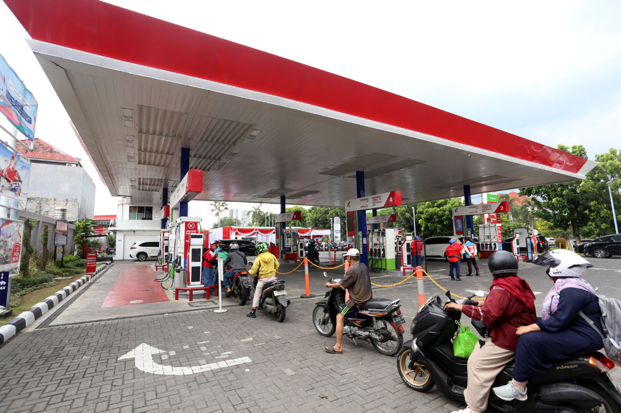 Pertamina Patra Niaga Regional Jatimbalinus mencatatkan setoran Pajak Bahan Bakar Kendaraan Bermotor (PBBKB) sebesar Rp4,3 Triliun sepanjang tahun 2025. (Foto: Ali Masduki/jatimnow.com)