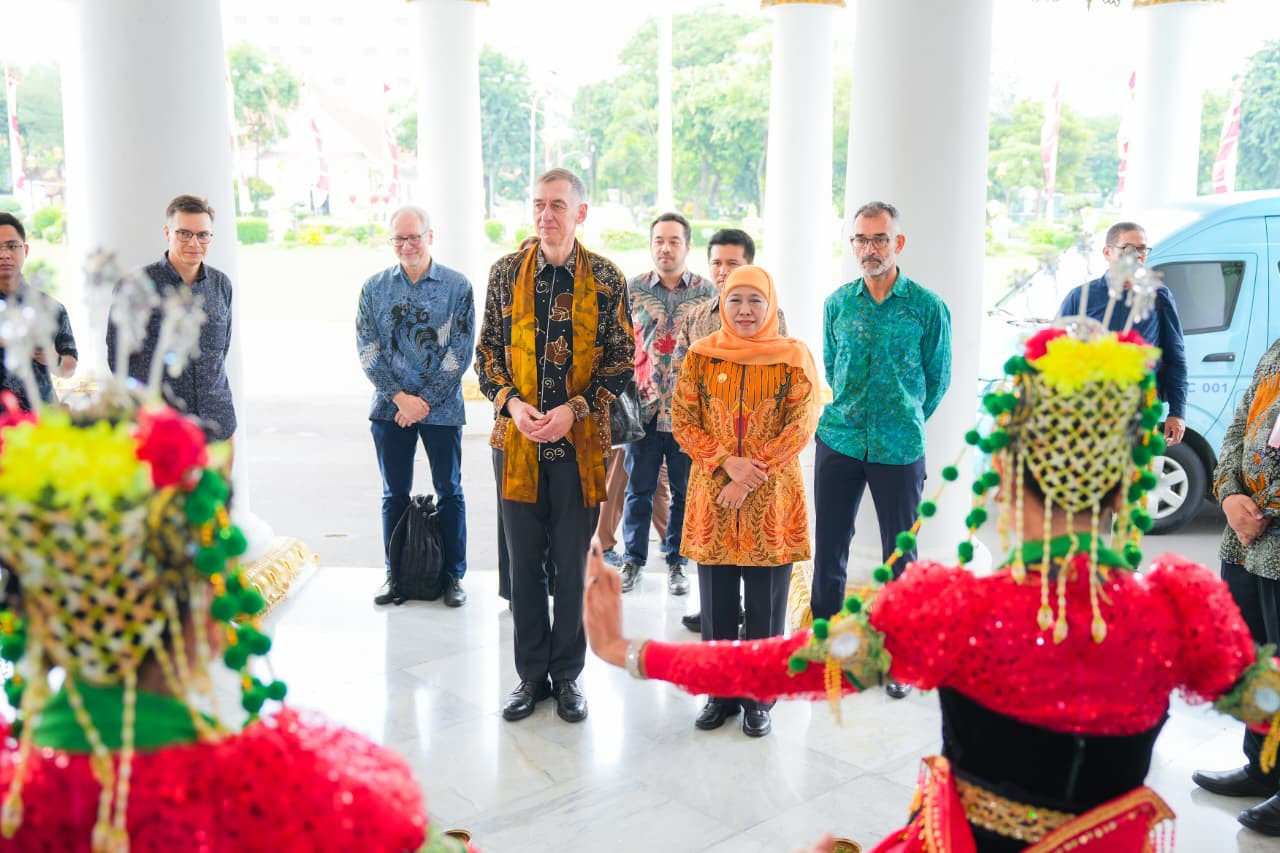 Khofifah saat menerima Dubes Jerman di Grahadi (foto: Humas Pemprov Jatim for jatimnow.com)