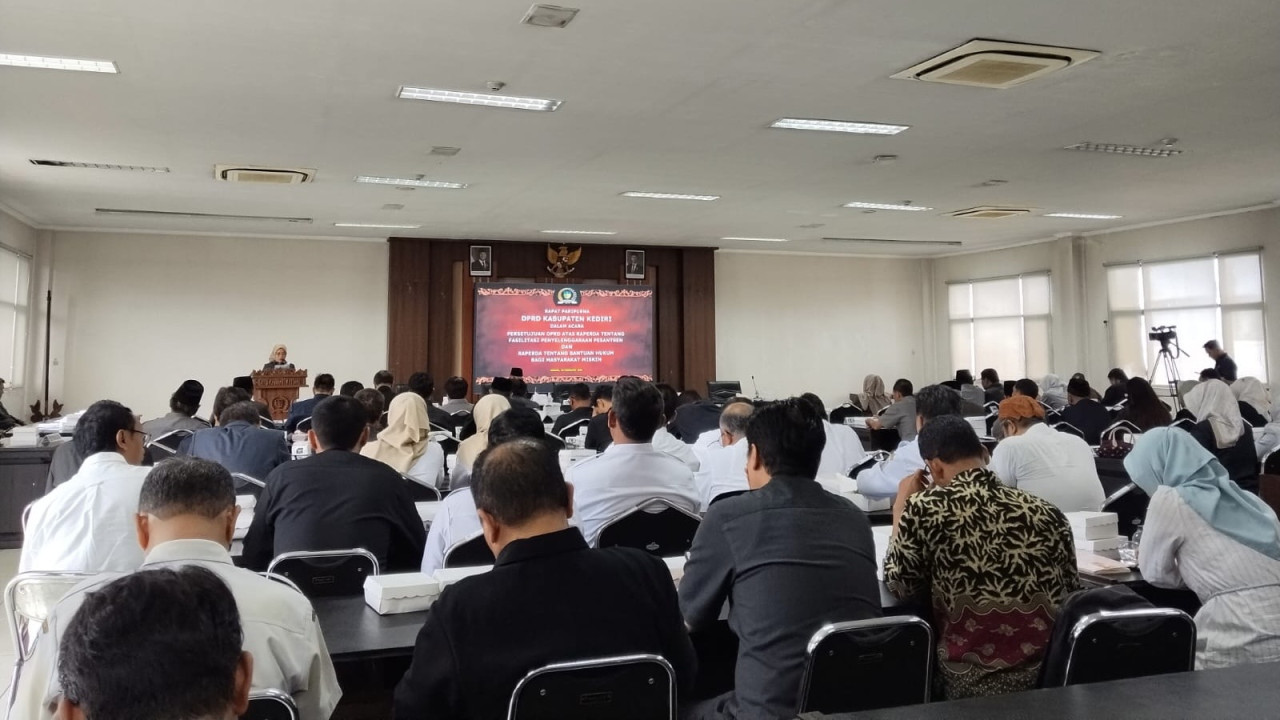 Rapat paripurna di Ruang Rapat Tegowangi, BKAD Kabupaten Kediri. (Foto: Pemkab Kediri/jatimnow.com)