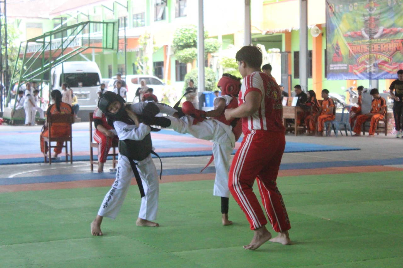Program try out berjenjang Cabang Olahraga (Cabor) Tarung Derajat Kabupaten Kediri. (Foto: Tarung Derajat/jatimnow.com)