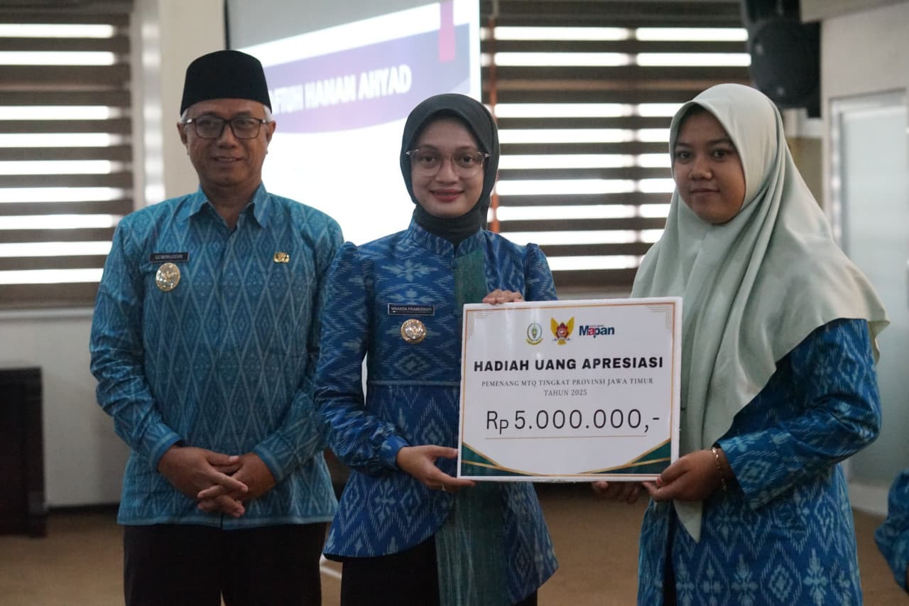 Wali Kota Kediri Vinanda Prameswati memberikan apresiasi kepada kafilah Kota Kediri yang berhasil meraih prestasi pada Musabaqah Tilawatil Qur’an (MTQ) XXXI tingkat Jawa Timur tahun 2025. (Foto: Pemkot Kediri/jatimnow.com)