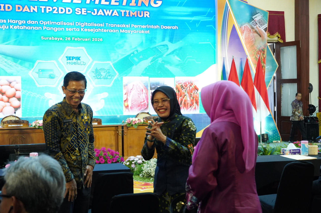Dewi Mariya Ulfa saat menghadiri acara High Level Meeting TPID dan TP2DD se-Jawa Timur. (Foto: Pemkab Kediri/jatimnow.com)