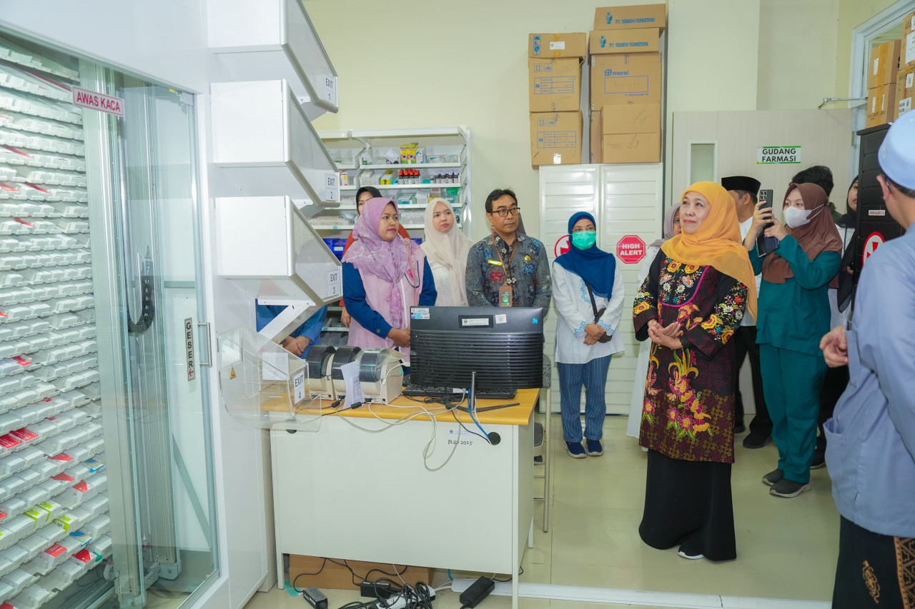 Gubernur Khofifah saat meninjau RSUD Syamrabu Bangkalan Madura (foto: Humas Pemprov Jatim for jatimnow.com)