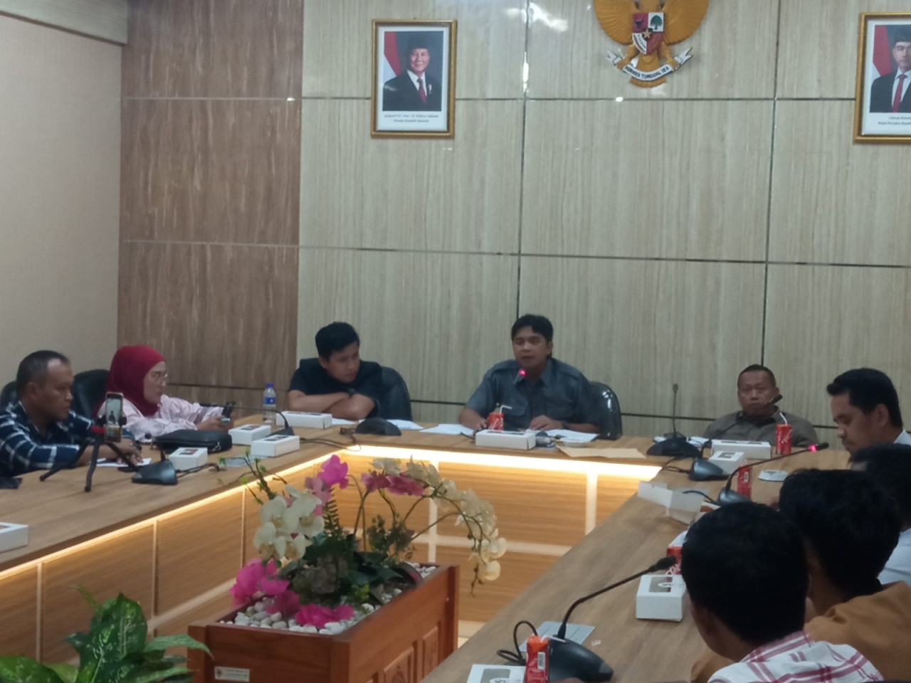 Foto : Komisi B DPRD Jember saat Rapat Dengar Pendapat (Sugianto/jatimnow.com))