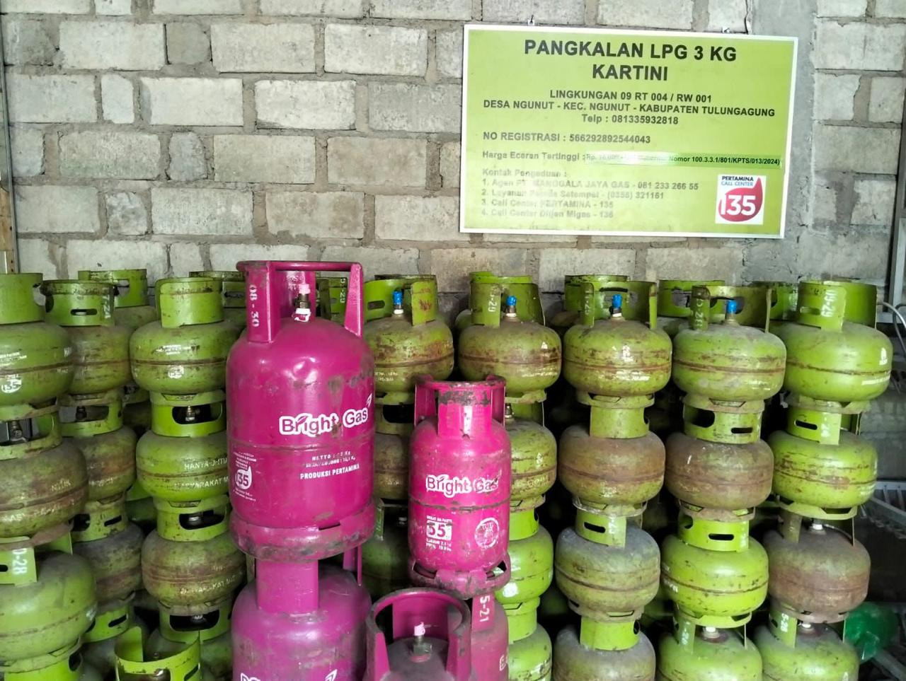 Foto: Tabung gas elpiji yang berada di pangkalan. (Pertamina patra niaga/jatimnow.com)