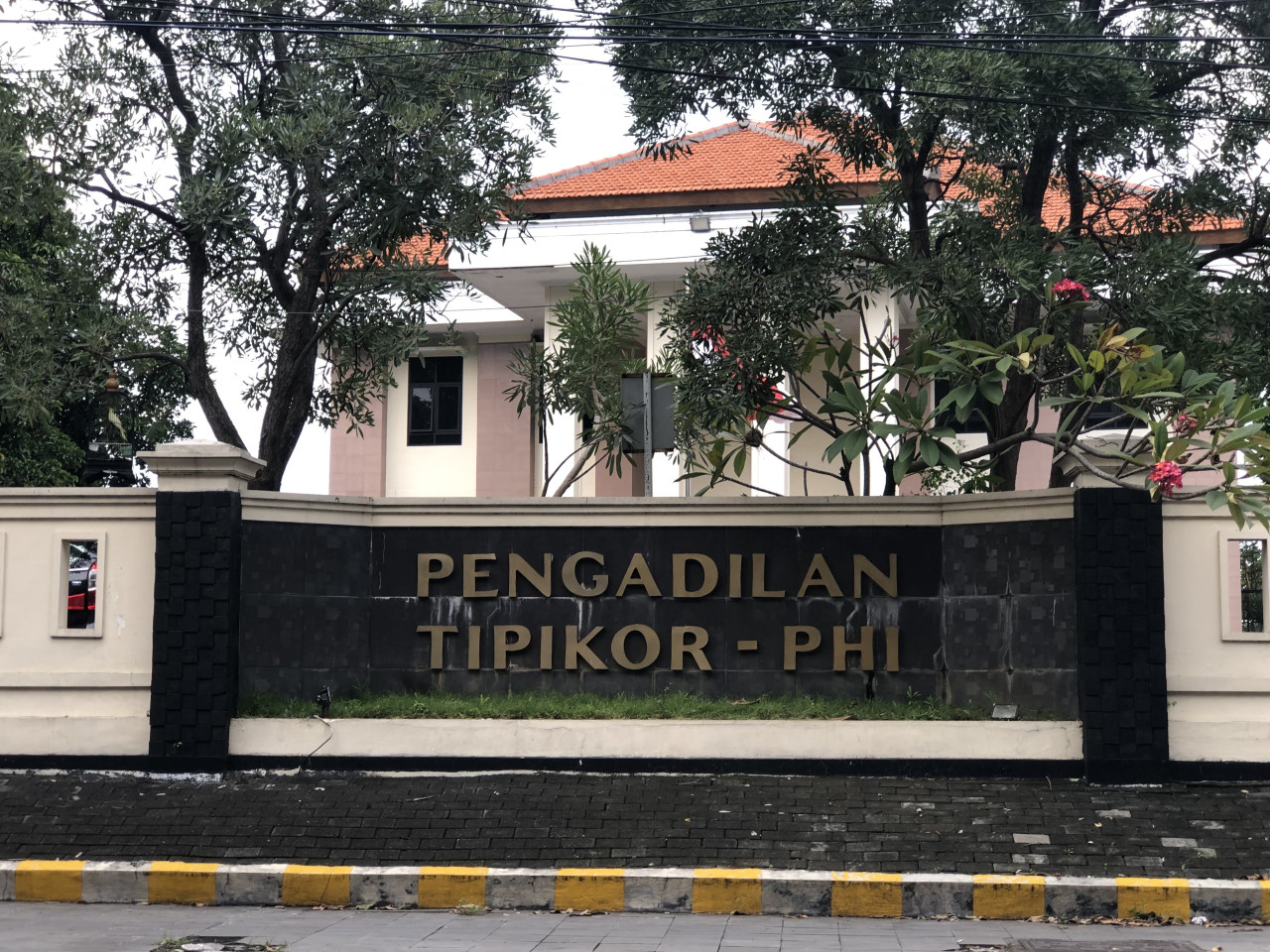 Pengadilan Tipikor di Jalan Juanda (foto: Fatkhur Riski/jatimnow.com)