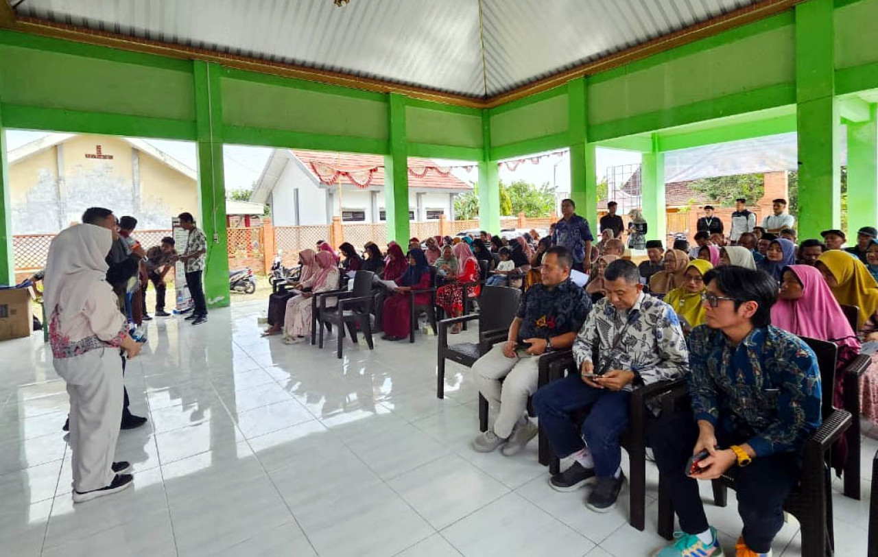 PGN Area Bojonegoro hadir langsung menemui para pelanggan di Balai Desa Bandungrejo, Kecamatan Ngasem, Bojonegoro, Rabu (11/2/2026). (Foto: PGN/jatimnow.com)