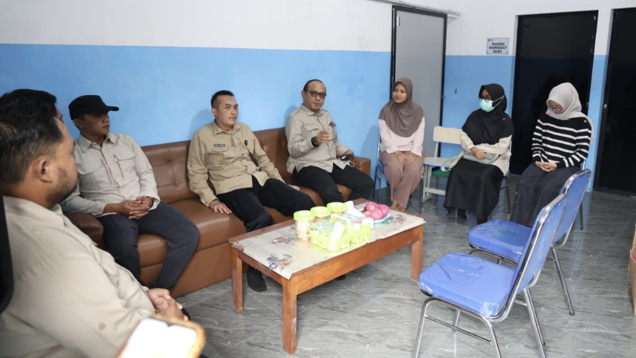 Tim Satgas MBG saat meninjau SPPG Umbulsari. (Foto: Diskominfo Jember/jatimnow.com)