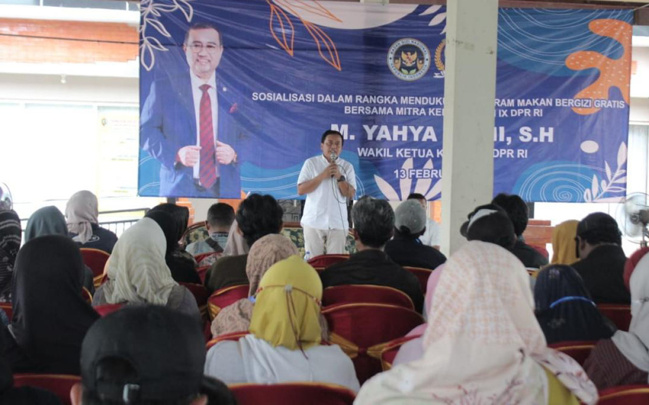 Tenaga Ahli DPR RI ajak warga Desa Bicak, Mojokerto aktif awasi Program Makan Bergizi Gratis (MBG). (Foto/jatimnow.com)