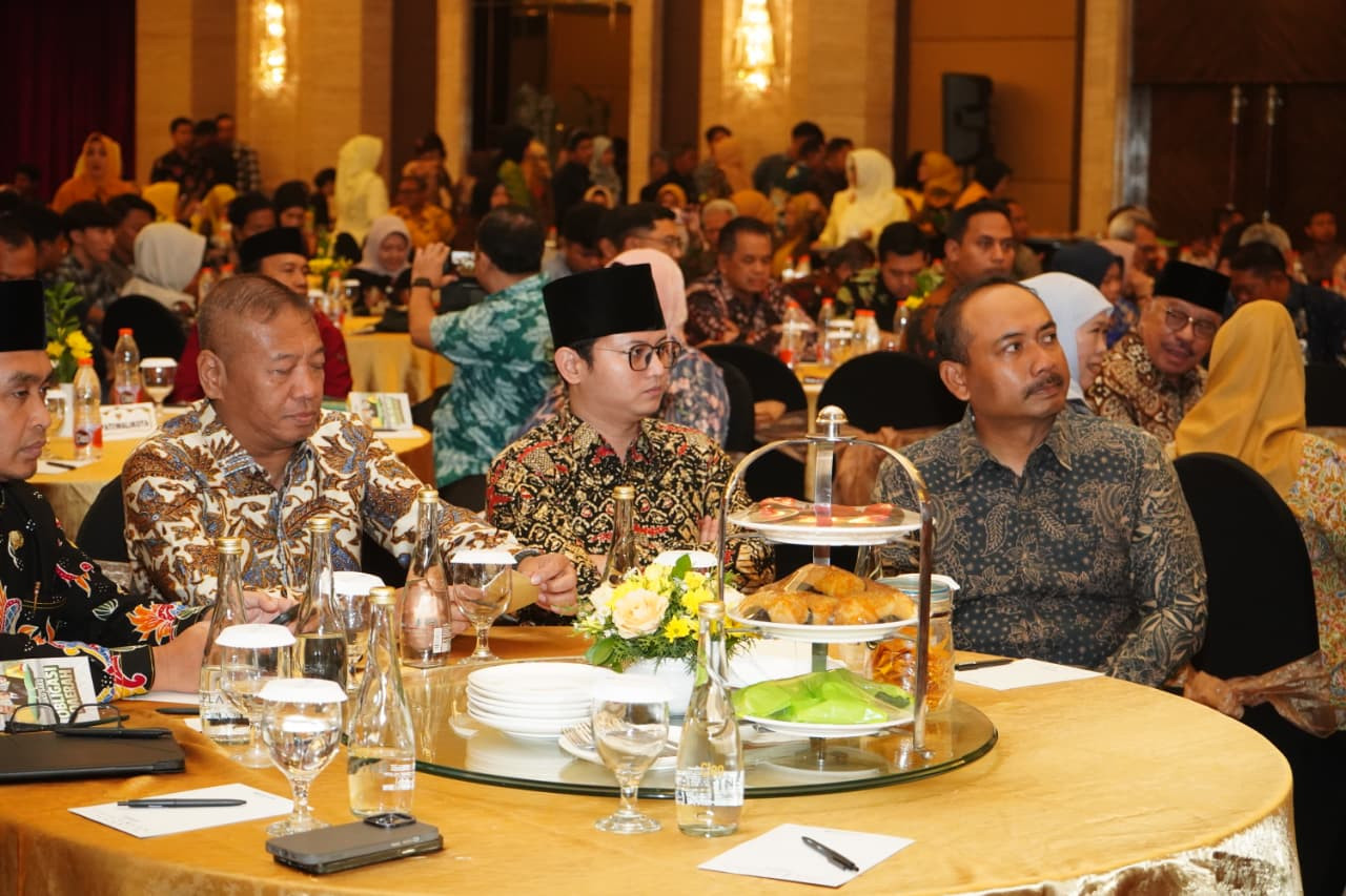 Hadiri Sarasehan, Pemkab Trenggalek Mengkaji Penerbitan Obligasi Daerah