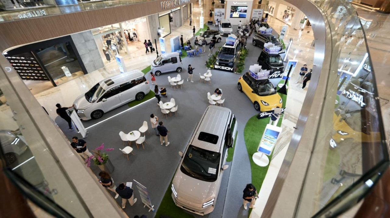 Wuling Motors (Wuling) menggelar pameran di Fashion Atrium Pakuwon Mall, Surabaya, pada 25 Februari hingga 1 Maret 2026. (Foto: Ali Masduki/jatimnow.com)