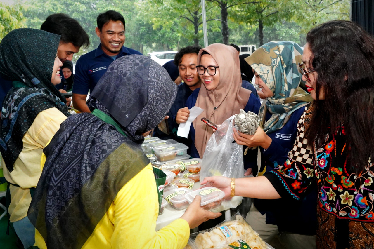 Suasana Bazar Ramadan LONTAR yang diselenggarakan PT Petrokimia Gresik. (Foto: Petrokimia Gresik for jatimnow.com)