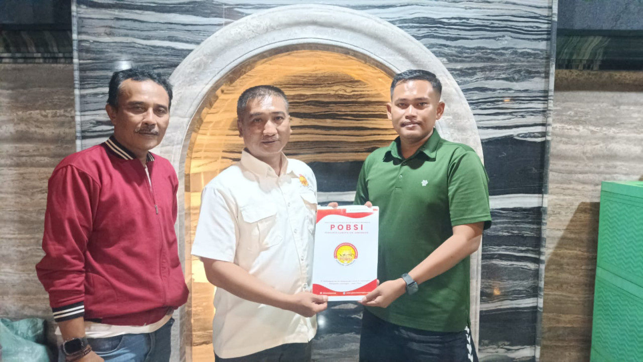 Penyerahan SK venue Kejurprov X Biliar Jatim di Lamongan. (Foto: Adyad Ammy Iffansah/jatimnow.com)