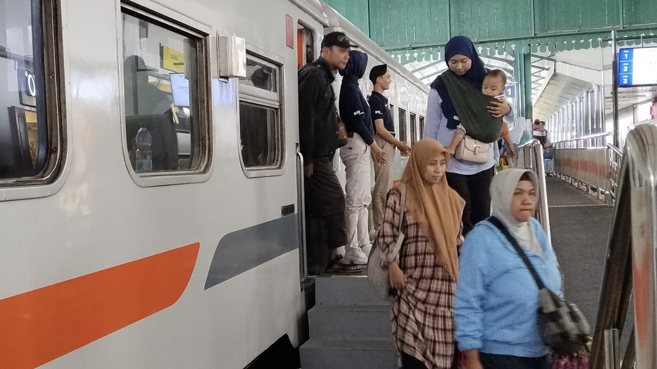 Hari Ini Ribuan Pemudik Balik Lewat Stasiun Kediri
