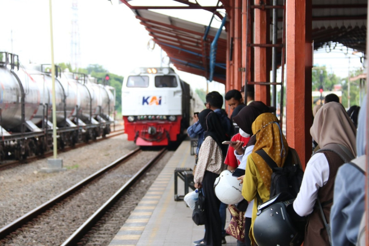 Mudik Lebaran 2026: Penumpang Kereta Api di Stasiun Lamongan Mulai Meningkat