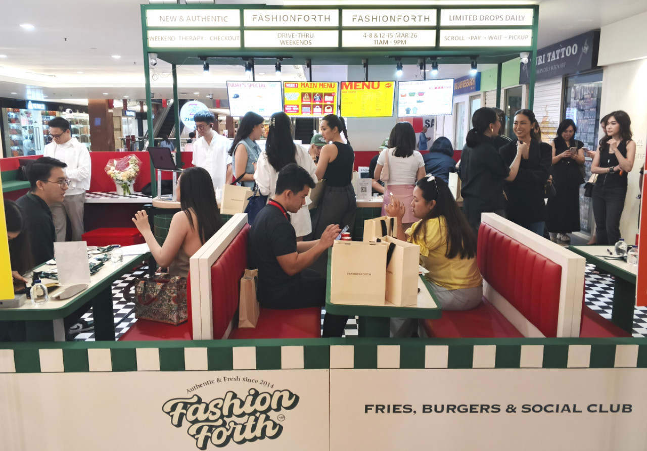 Fashion Forth resmi buka di Surabaya Barat dengan konsep unik Drive-Thru Weekends. (Foto: Ali Masduki/jatimnow.com)