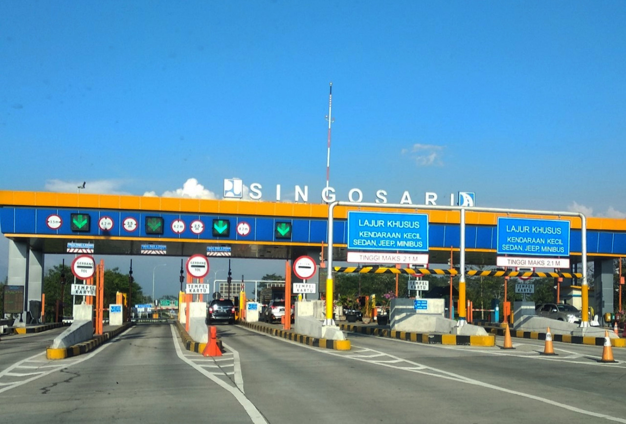 Kondisi gerbang tol Singosari Malang (foto: Aris/jatimnow.com)