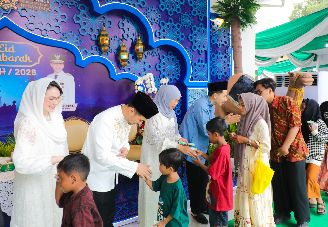 Antusias Ribuan Warga Jatim Sambut Idul Fitri 1447 H di Grahadi