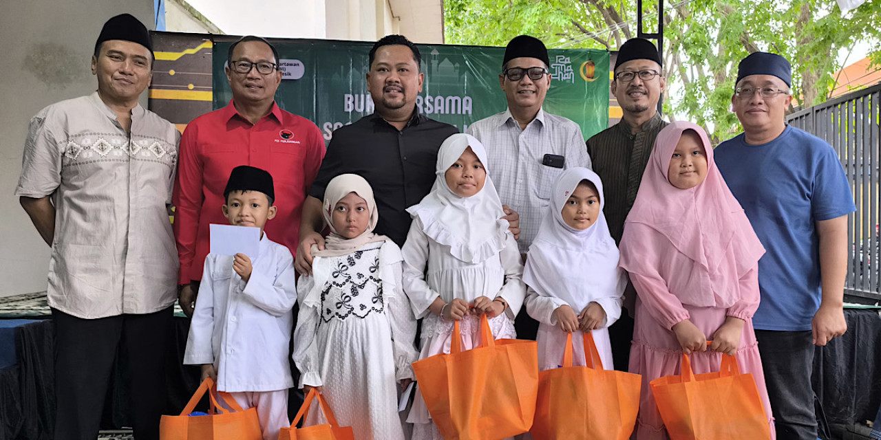 Bupati Gresik dan Baznas bersama PWI Gresik dalam acara buka puasa bersama dan santunan anak yatim Ramadan 2026. (Foto: PWI Gresik/jatimnow.com)