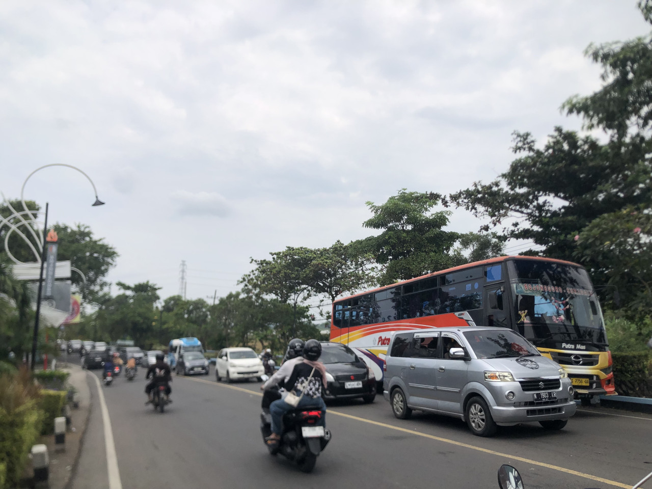 Hari ke 4 Lebaran, Jalur Babat–Bojonegoro Macet di Simpul Tugu Wingko