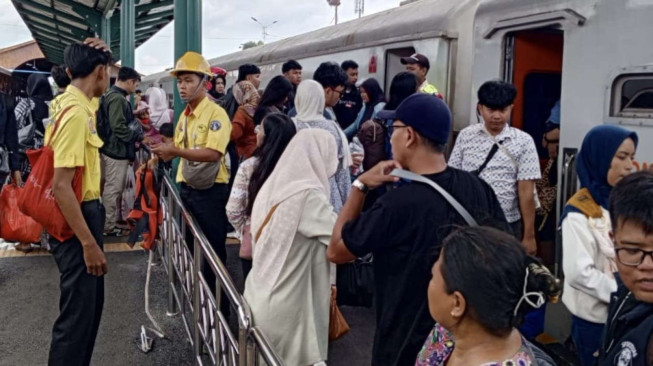 Suasana pemudik naik kereta api. (Foto: Daop 7 Madiun/jatimnow.com)