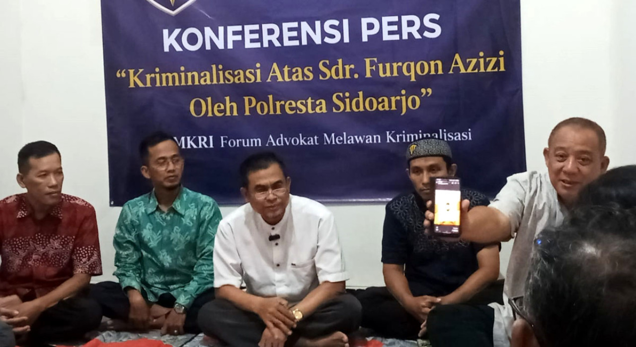 FAMKri dan MAPIK menggelar konferensi pers di Surabaya, Jumat (13/3/2026). (Foto: Tudji for JatimNow.com)