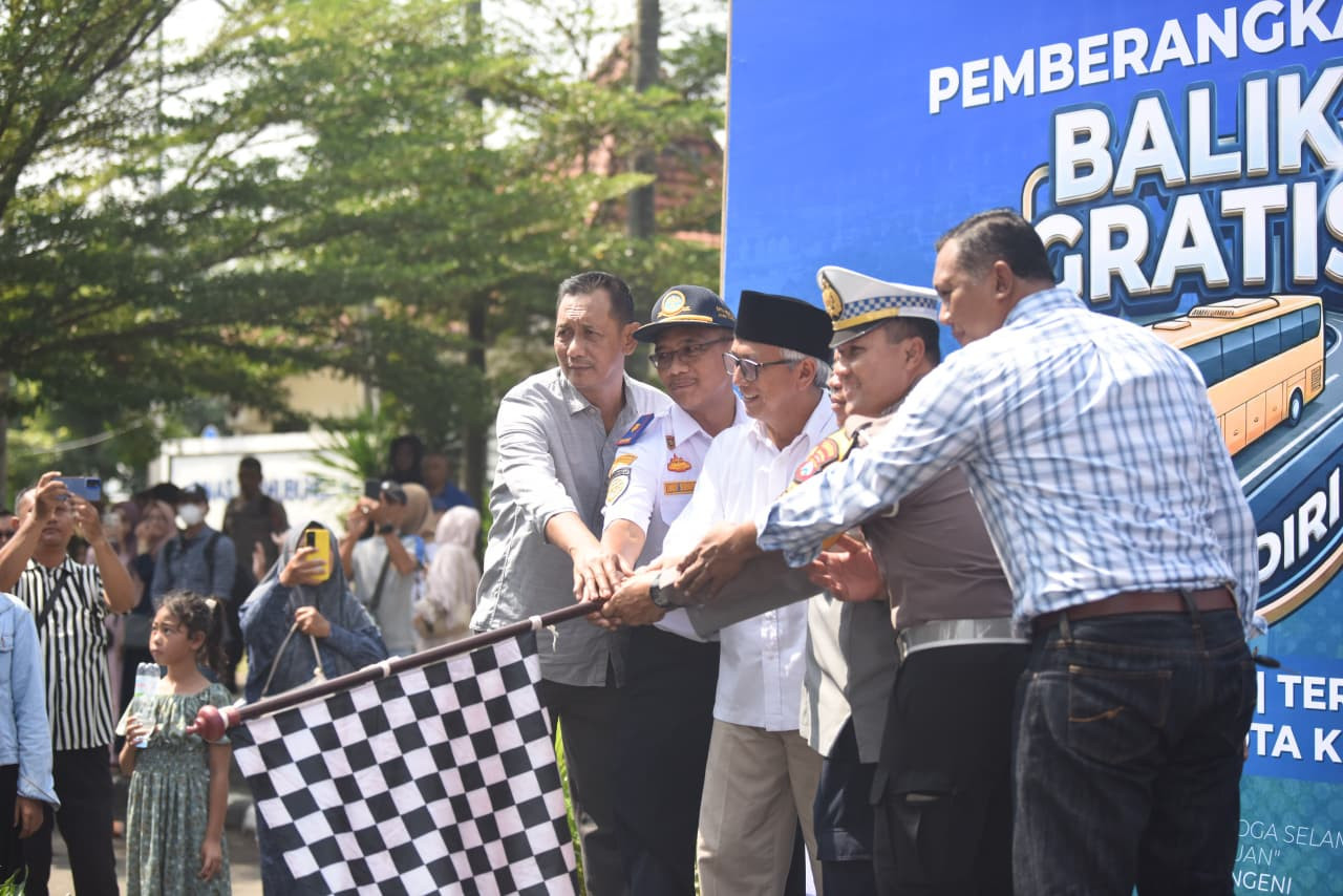 Gus Qowim Berangkatkan Balik Gratis 2026 dari Kediri Menuju Jakarta dan Surabaya