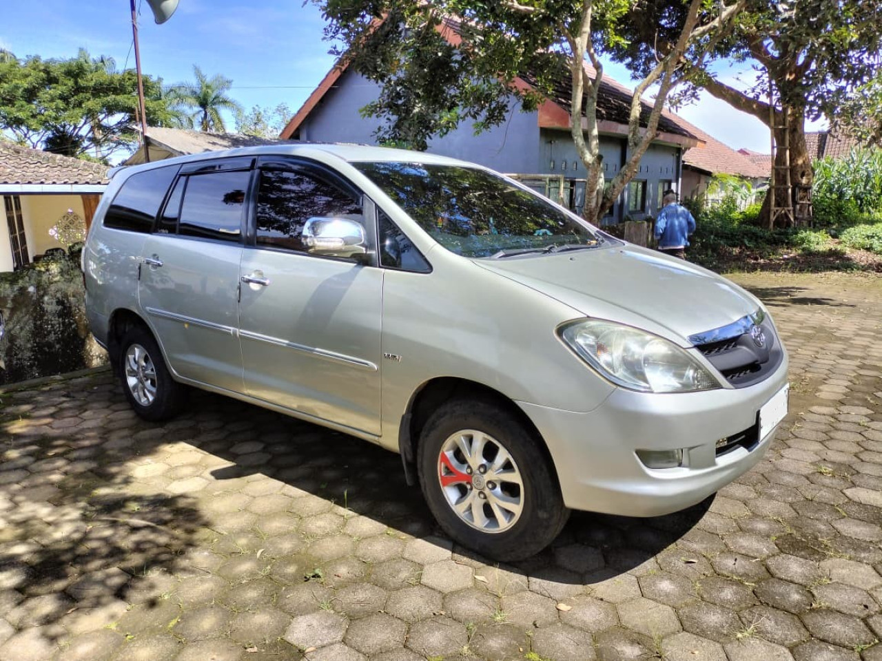 Barang bukti mobil yang dirampas polisi gadungan. (Foto: Humas Polres Malang/jatimnow.com)