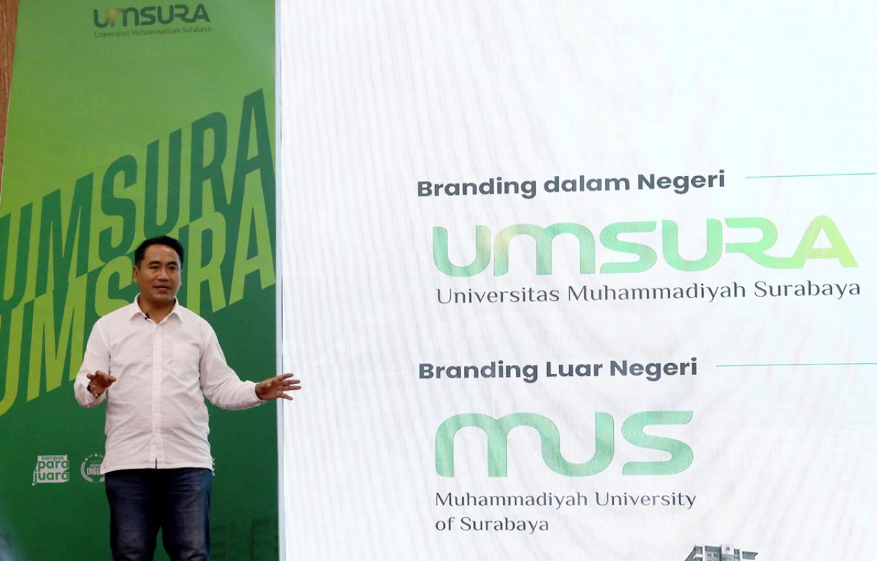 Rektor Universitas Muhammadiyah Surabaya (UMSURA), Mundakir. (Foto: Ali Masduki/jatimnow.com)