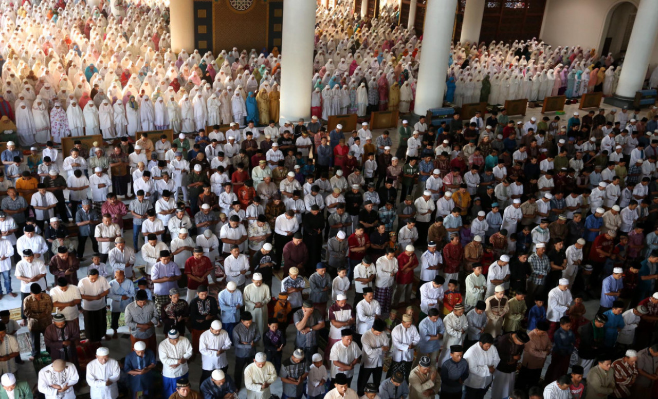 Idul Fitri Jatuh Hari Jumat, Masih Wajibkah Salat Jumat? Ini Aturannya
