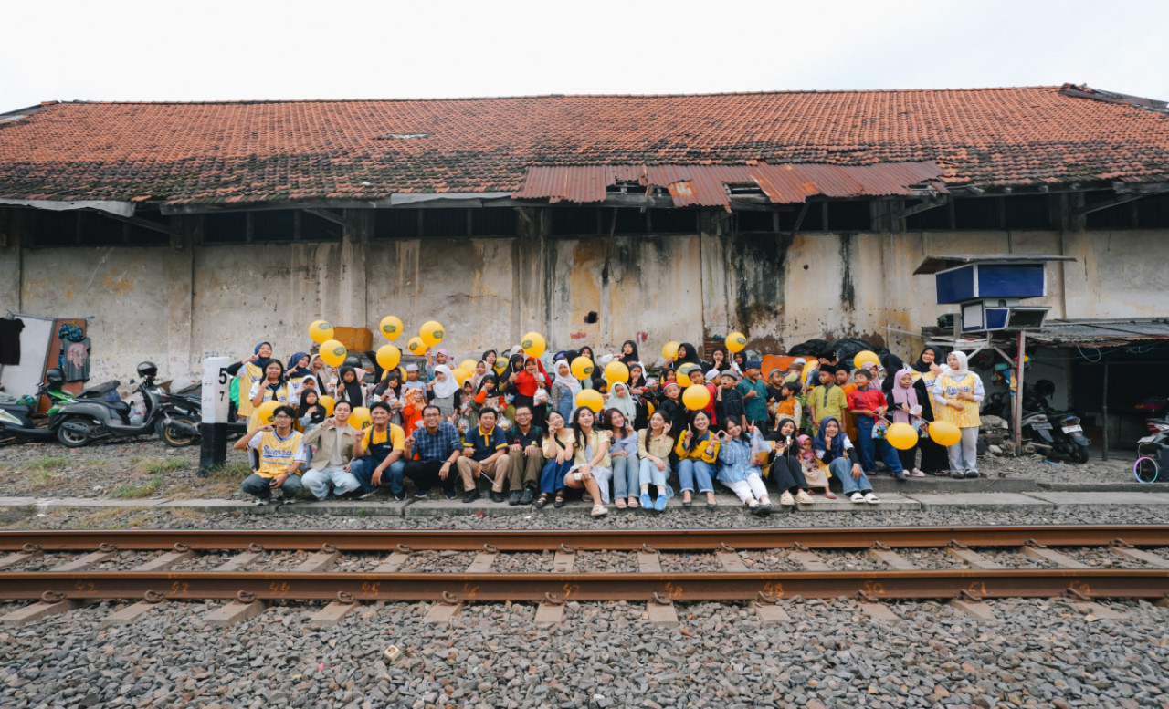 Ramadan di Tepian Rel, Cara The Peoples Cafe Rangkul Anak Wonokromo