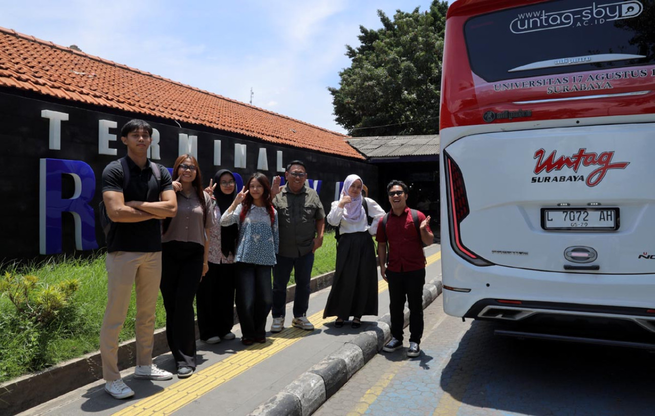 Untag Surabaya gelar Program Antar Mudik Gratis Lebaran 2026 untuk mahasiswa dan warga sekitar menuju Terminal Purabaya. (Foto: Humas Untag Surabaya for jatimnow.com)