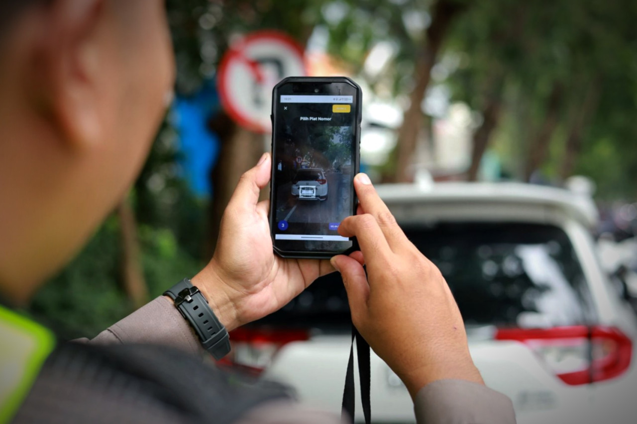 Awas Kena Jepret! Polres Gresik Resmi Berlakukan Tilang Elektronik via HP