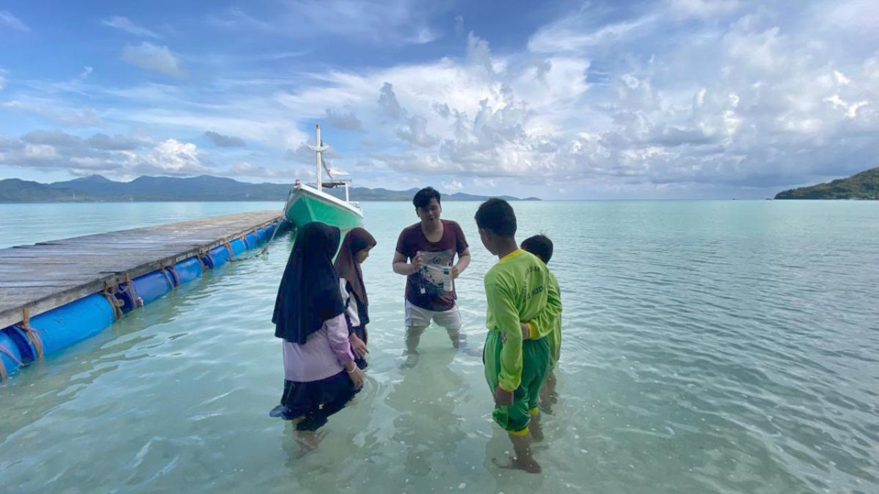 Riset Laut Gili Noko, Sinyal Bahaya Mikroplastik untuk Bawean