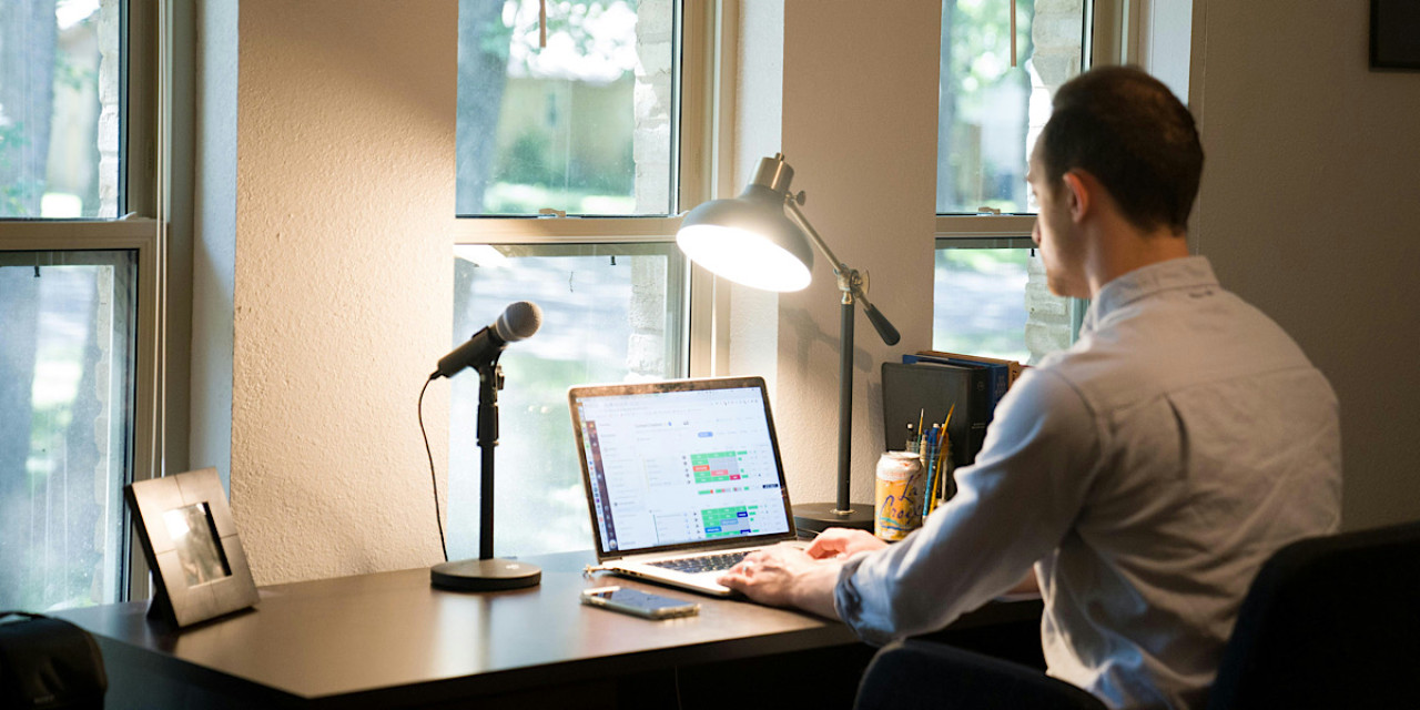 Ilustrasi WFH. (Foto: Ian Harber/Unsplash)