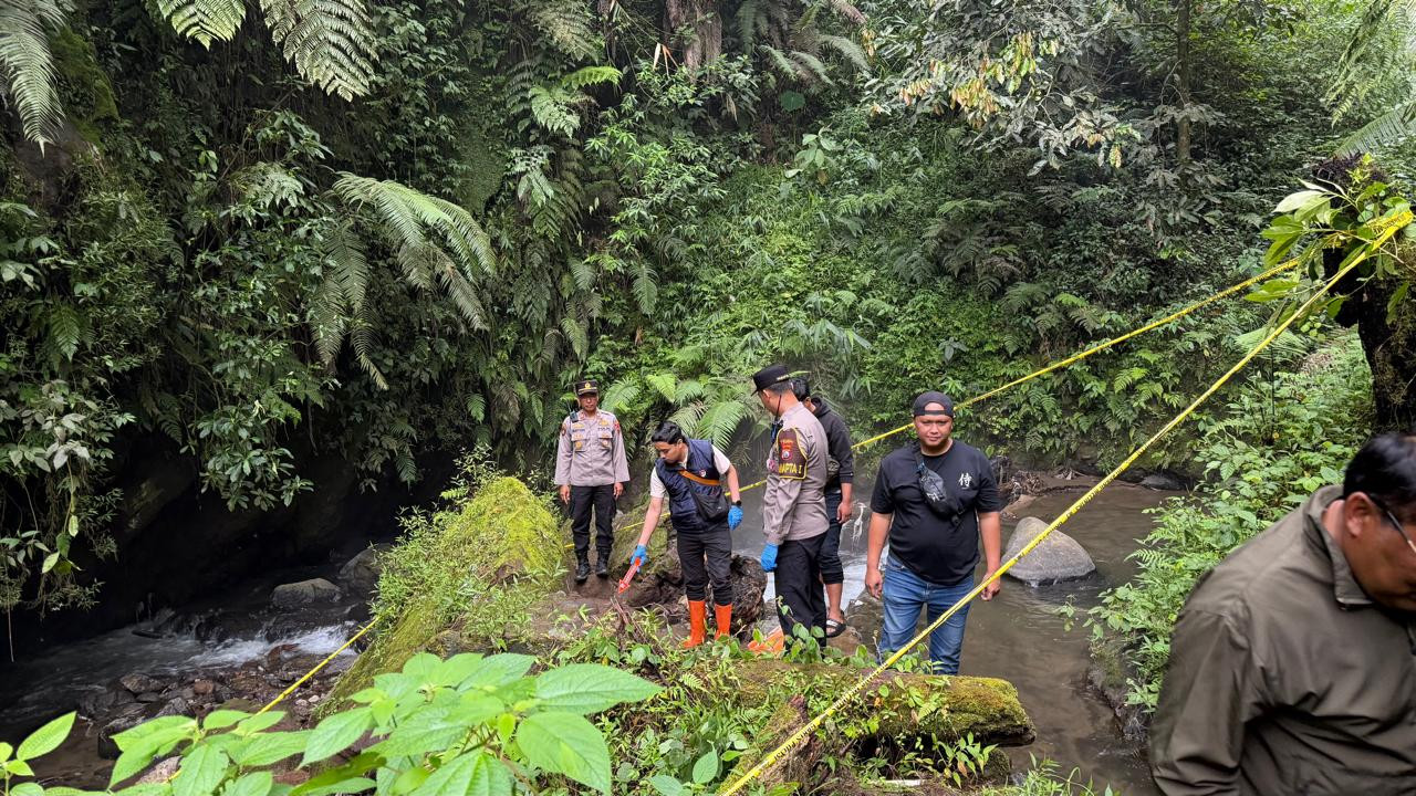 Polres Batu melakukan Olah TKP di kawasan Wisata Cangar, Kota Batu. (Foto: Humas Polres Batu for jatimnow.com)
