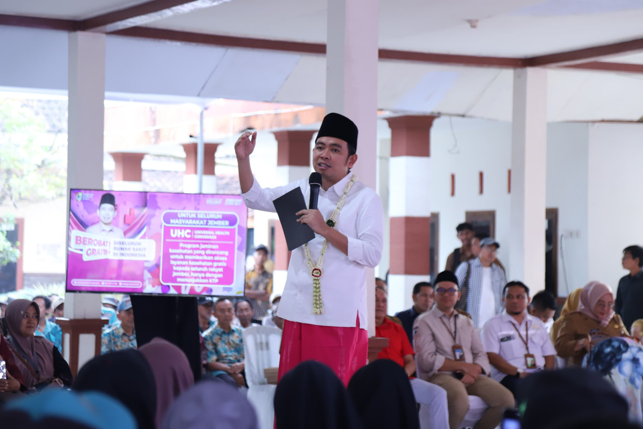 Sampaikan LKPJ, Bupati Gus Fawait Buktikan Komitmen Cetak SDM Unggul