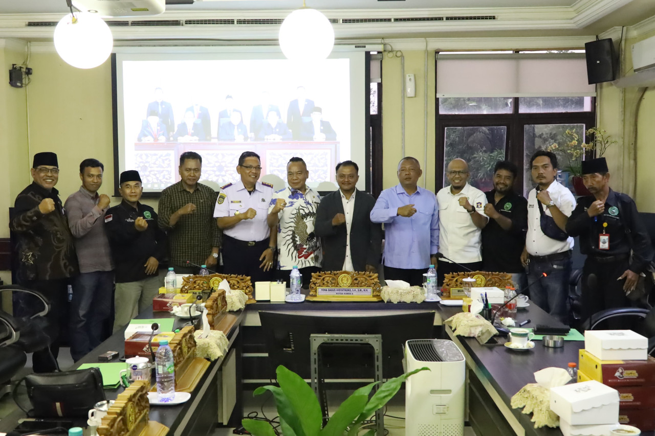 DPRD Surabaya dan Jukir Sepakat Tolak Julukan Preman pada Juru Parkir