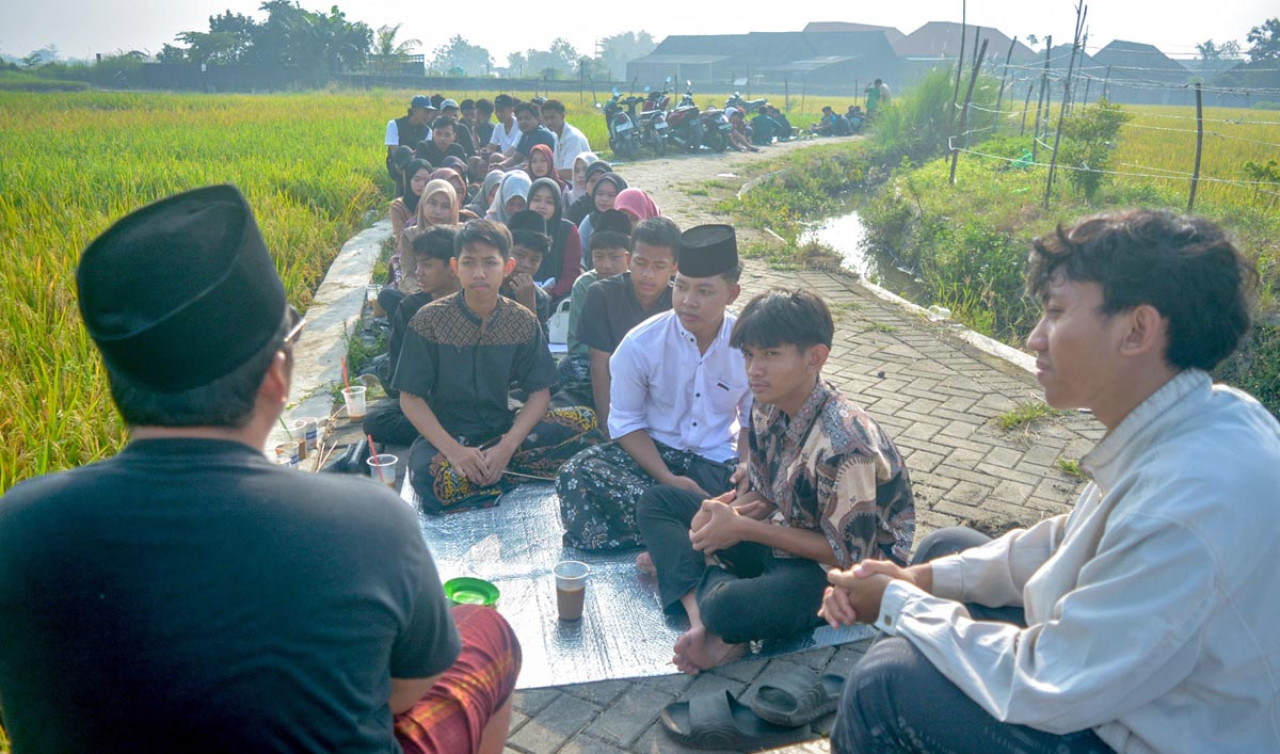 Dari Pinggir Sawah, Pelajar Jabon Sidoarjo Lawan Krisis Moral