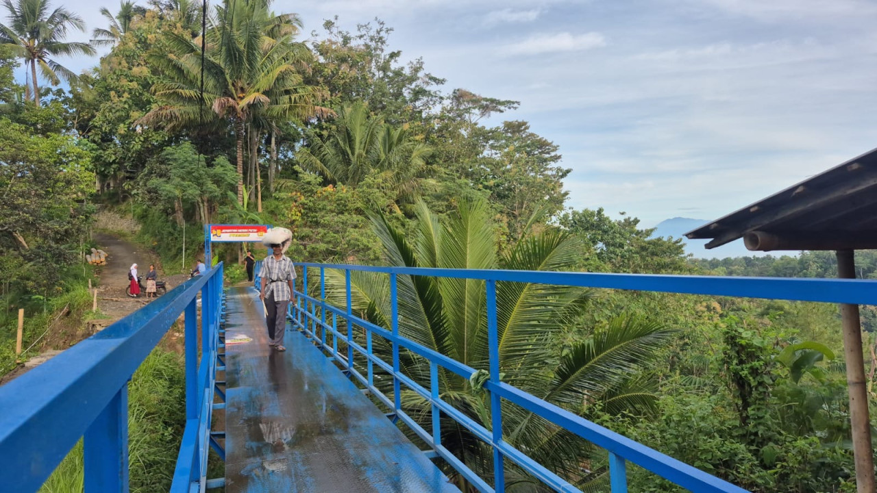 Jembatan Merah Putih Presisi di Ponorogo Permudah Akses Warga dan Anak Sekolah