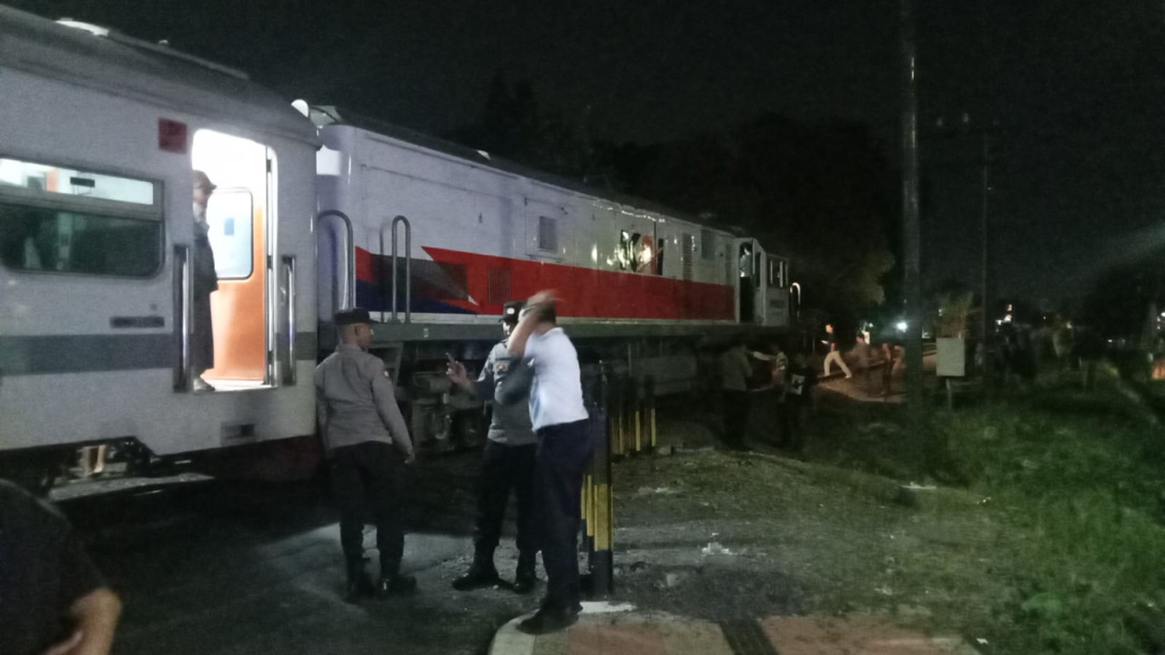Lokomotif KA Dhoho Alami Kerusakan Usai Tabrak Truk di Blitar