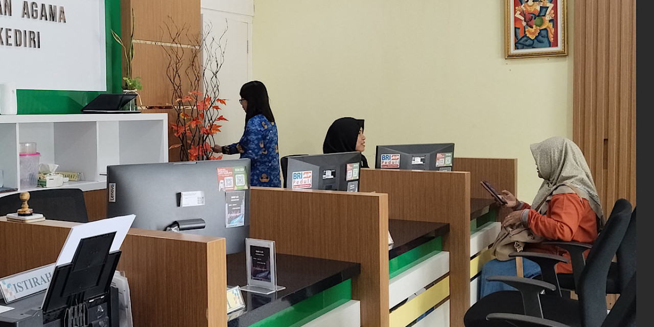 Pelayanan Kemenag Kabupaten Kediri. (Foto: Nanik for jatimnow.com)