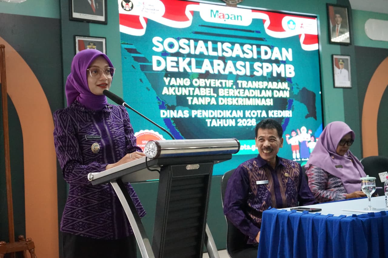 Mbak Vinanda dalam sosialisasi dan deklarasi SPMB. (Foto: Pemkot Kediri/jatimnow.com)