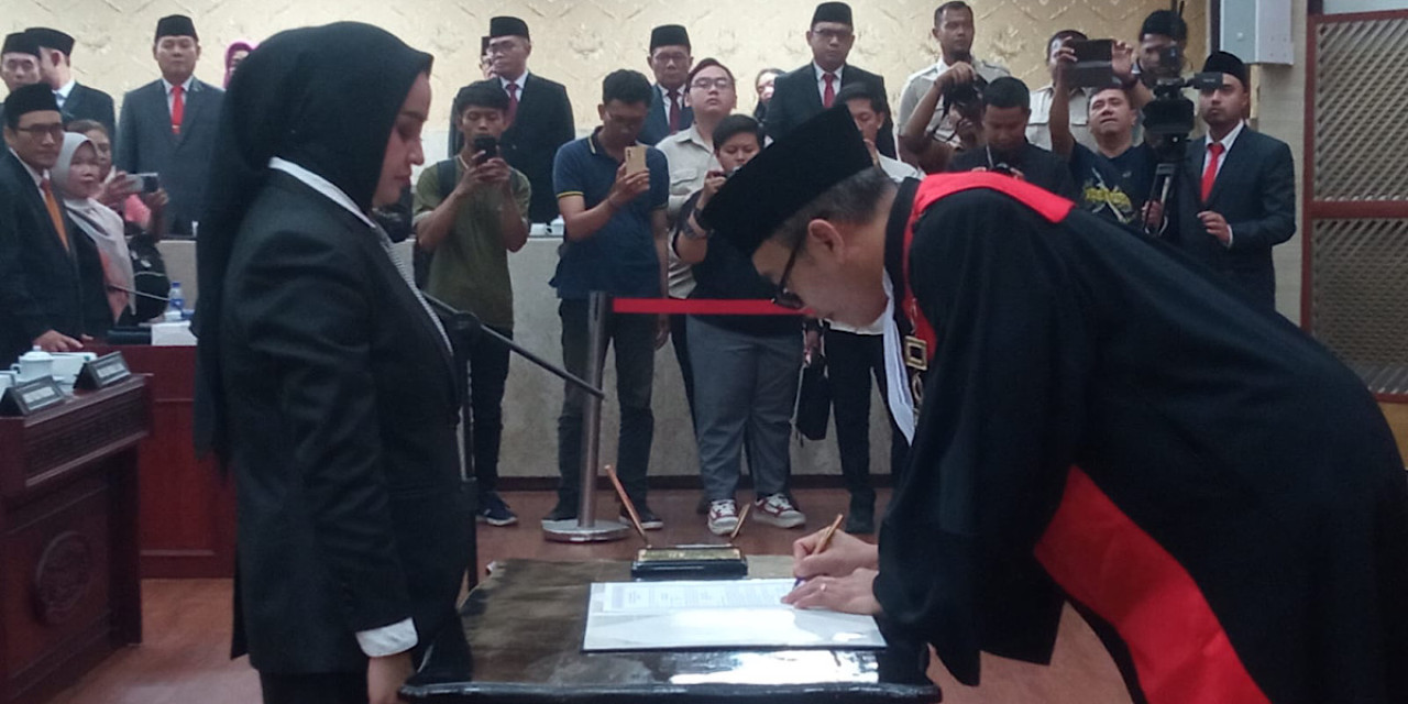 Pelantikan Fatmawati sebagai Wakil Ketua DPRD Jember (Foto: Sugianto/jatimnow.com)